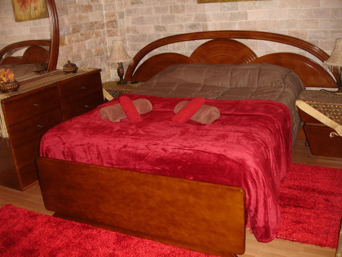 The Love Holiday House Tris Elies Екстер'єр фото