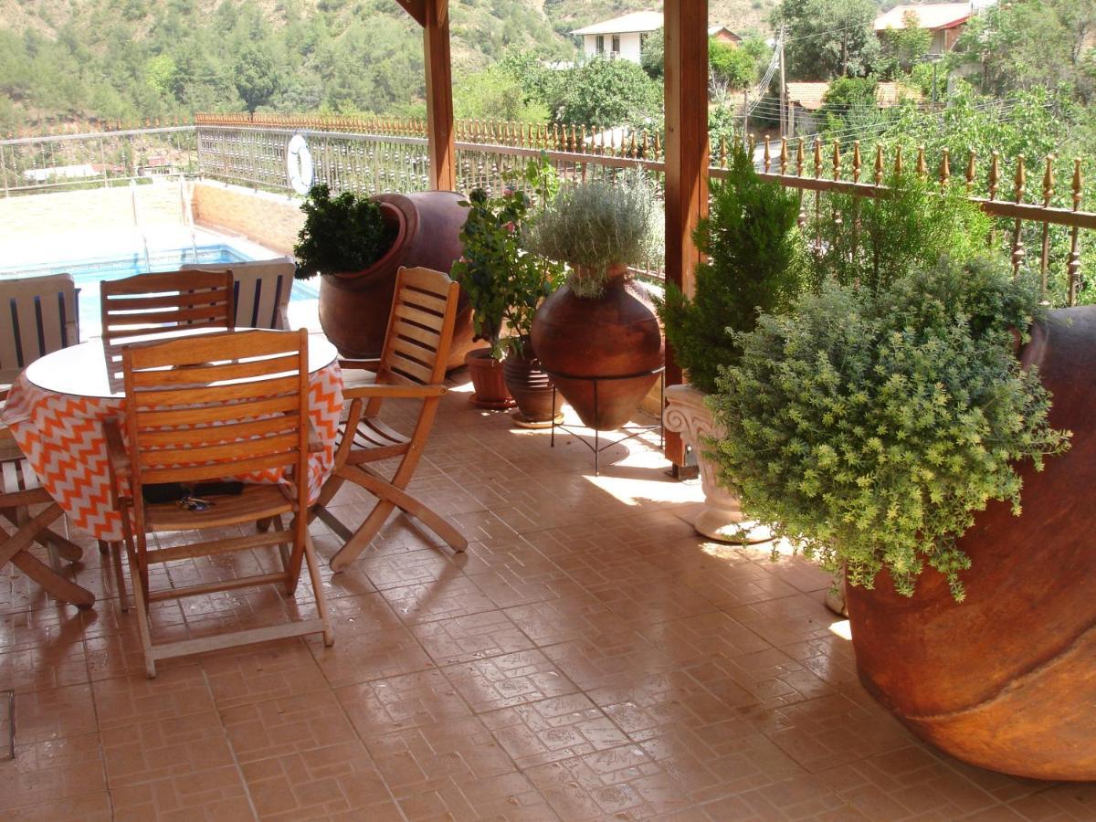 The Love Holiday House Tris Elies Екстер'єр фото