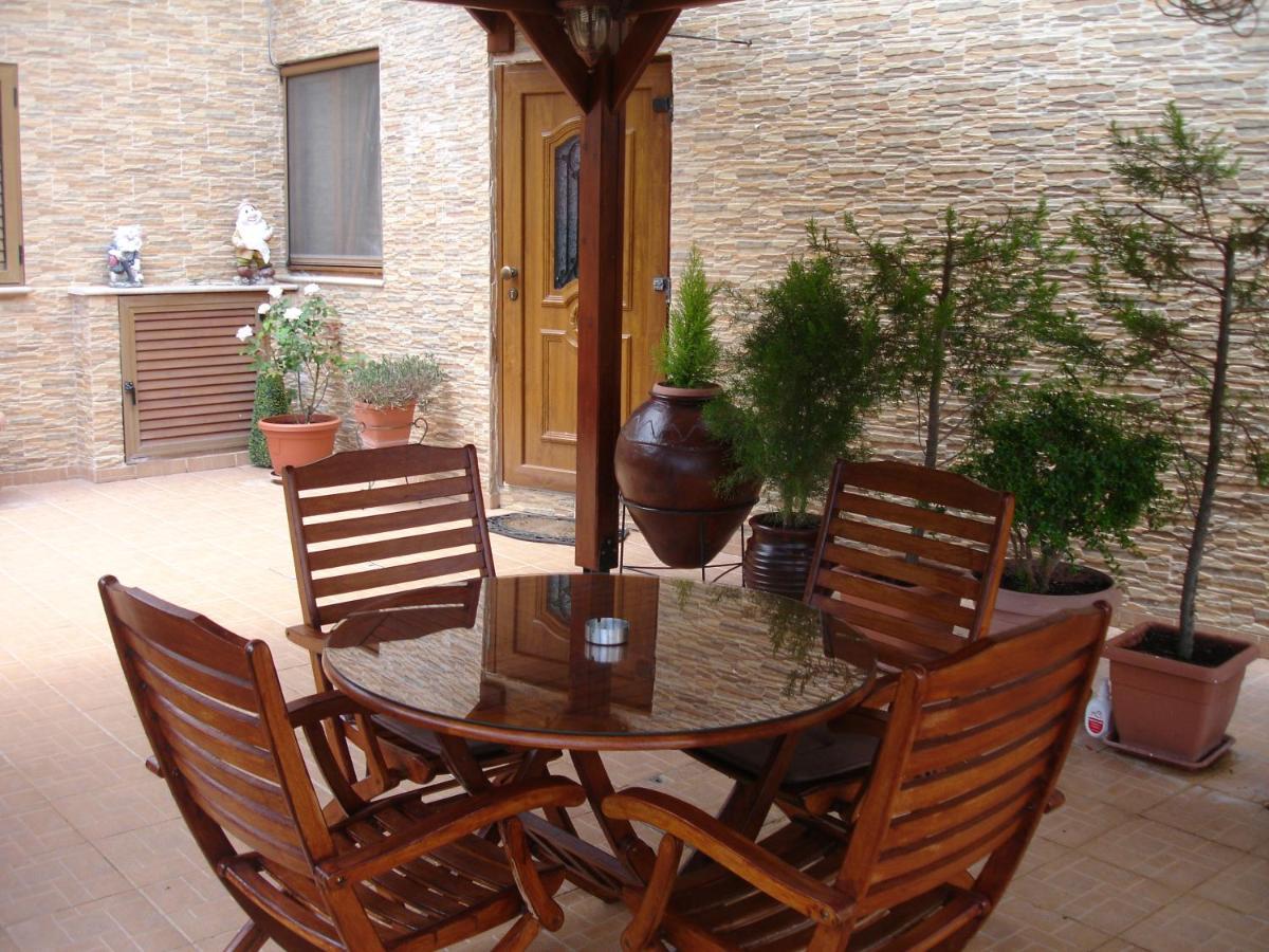 The Love Holiday House Tris Elies Екстер'єр фото