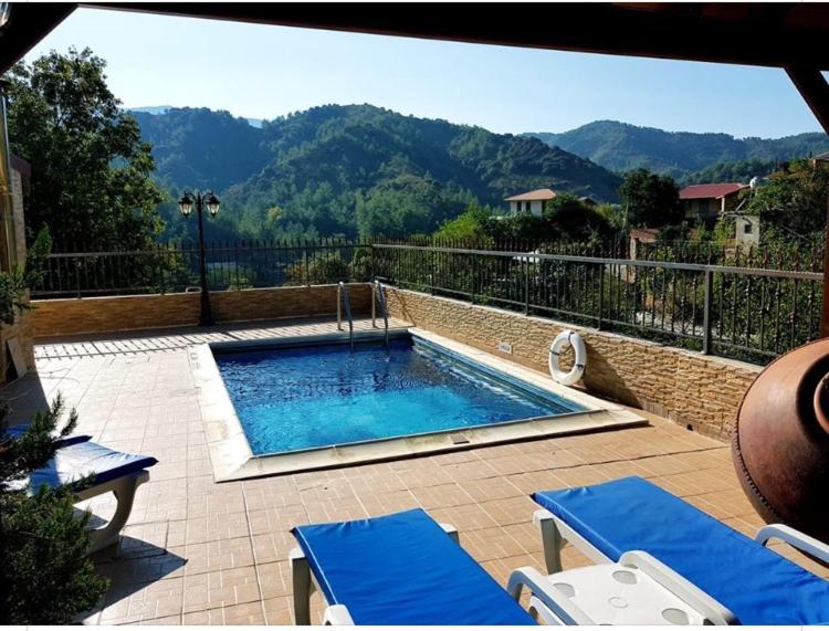 The Love Holiday House Tris Elies Екстер'єр фото