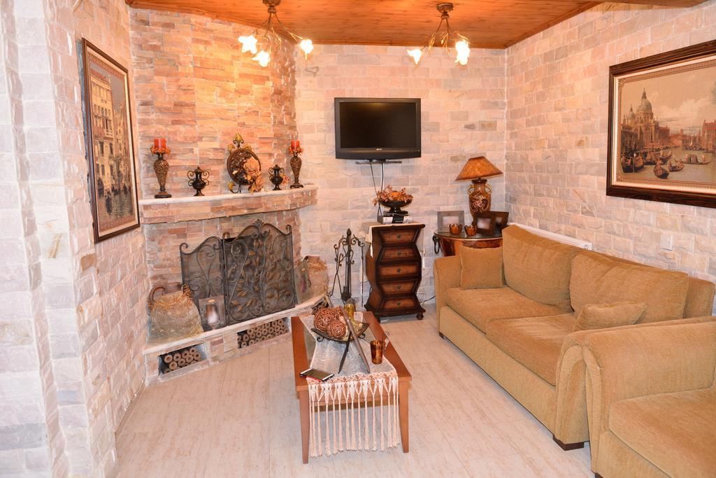 The Love Holiday House Tris Elies Екстер'єр фото