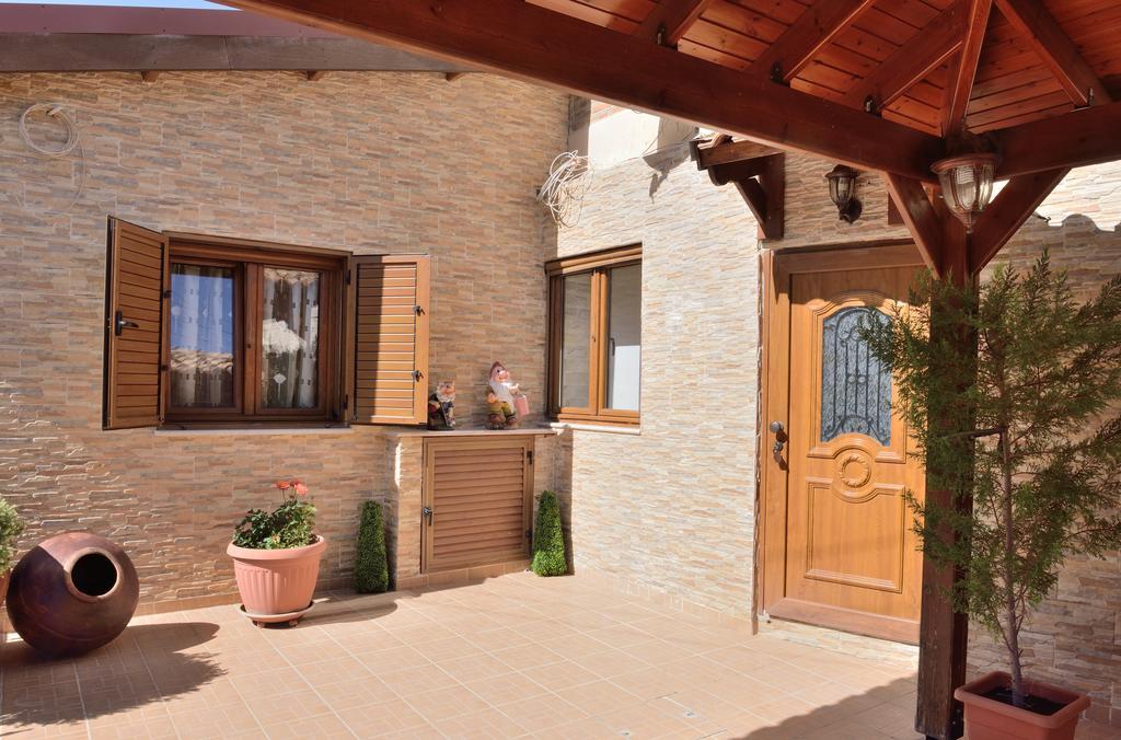 The Love Holiday House Tris Elies Екстер'єр фото