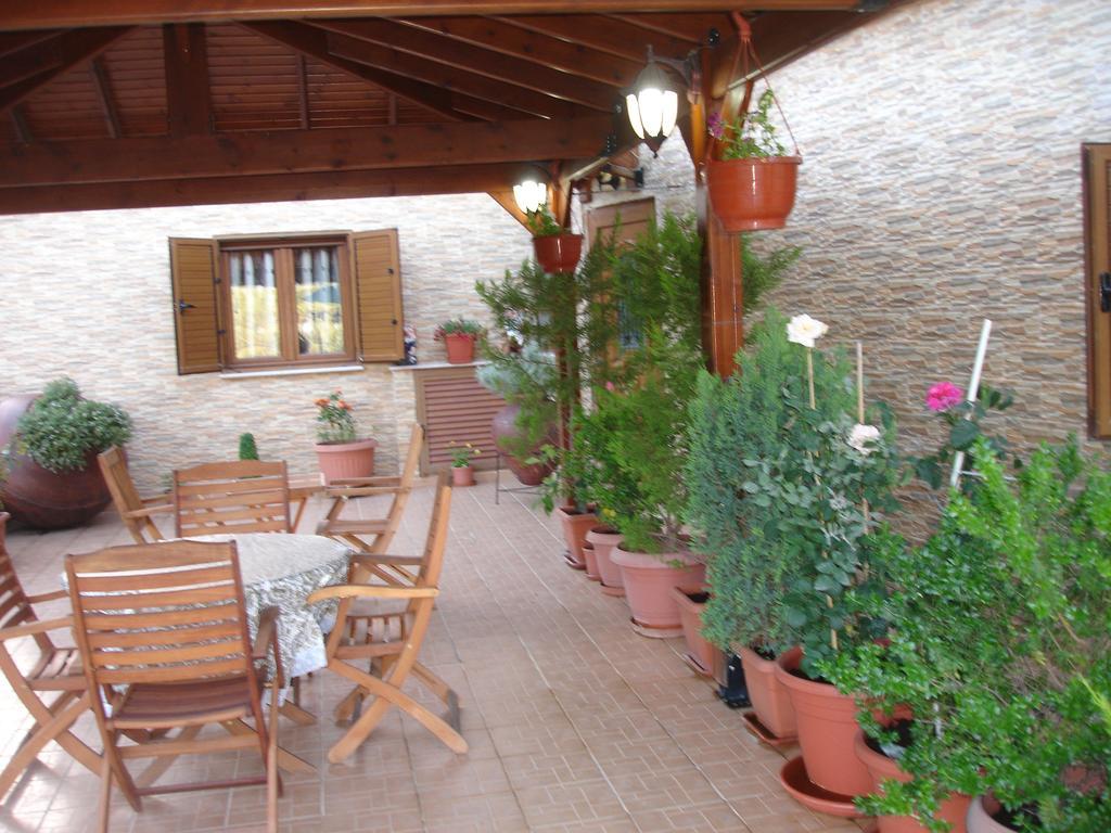 The Love Holiday House Tris Elies Екстер'єр фото