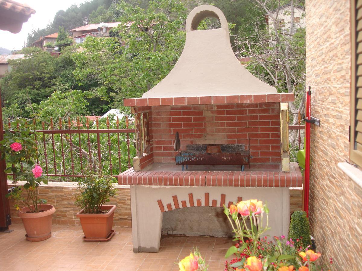 The Love Holiday House Tris Elies Екстер'єр фото