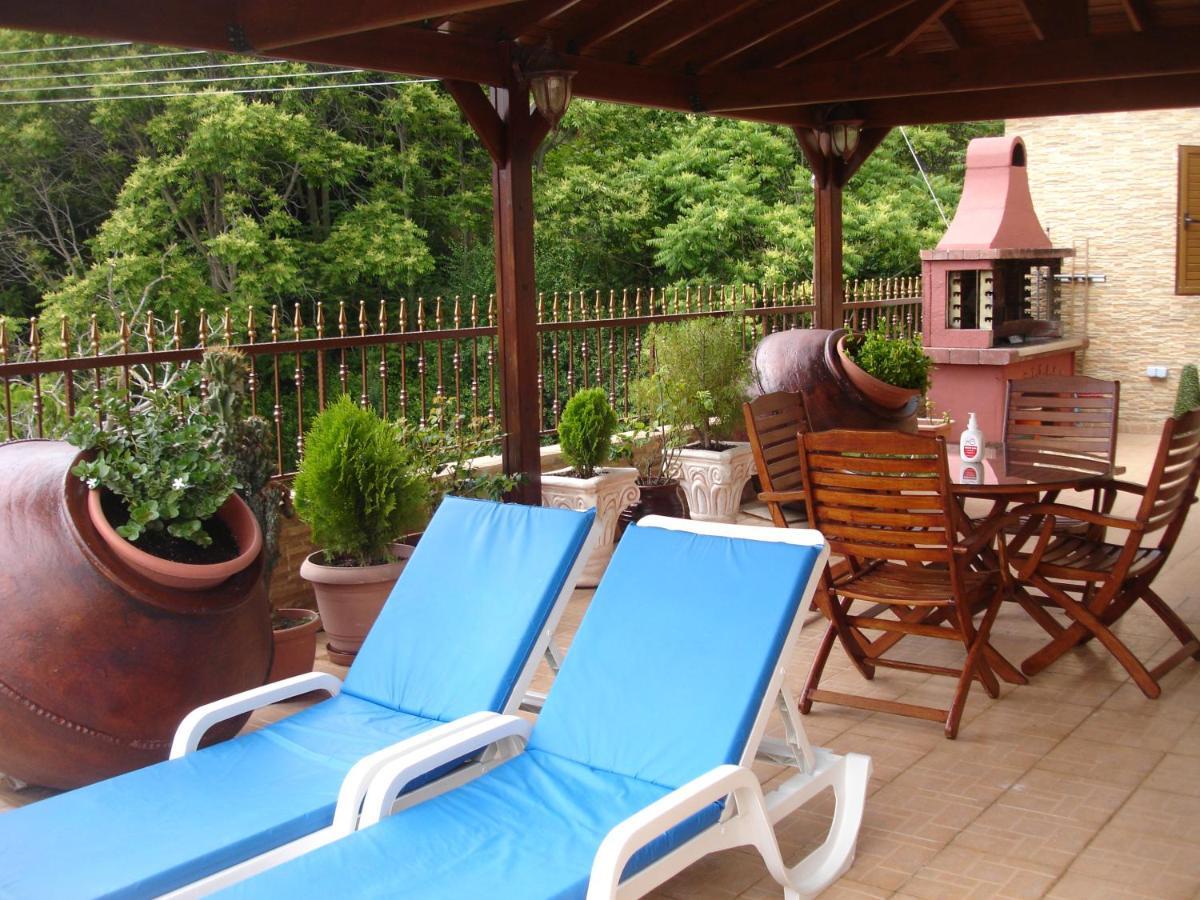 The Love Holiday House Tris Elies Екстер'єр фото
