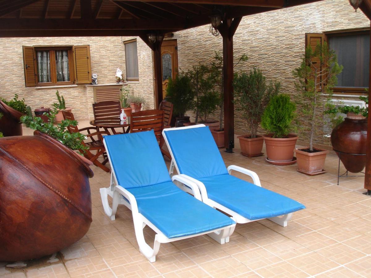 The Love Holiday House Tris Elies Екстер'єр фото